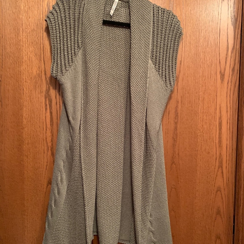 Sweater vest